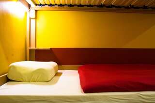 Хостелы Event Hostel - Opole Ополе Кровать в общем 4-местном номере для мужчин и женщин-4