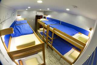 Хостелы Event Hostel - Opole Ополе Кровать в общем 8-местном номере для мужчин и женщин-5